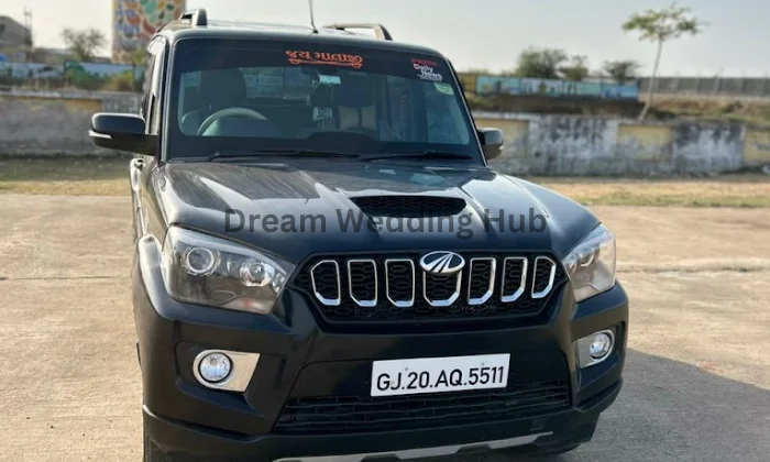 car by Mahindra First Choice Amber Automobiles